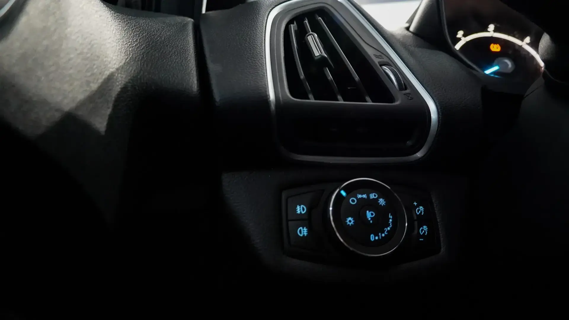 Ford B-Max 1.5 TDCi Titanium 23