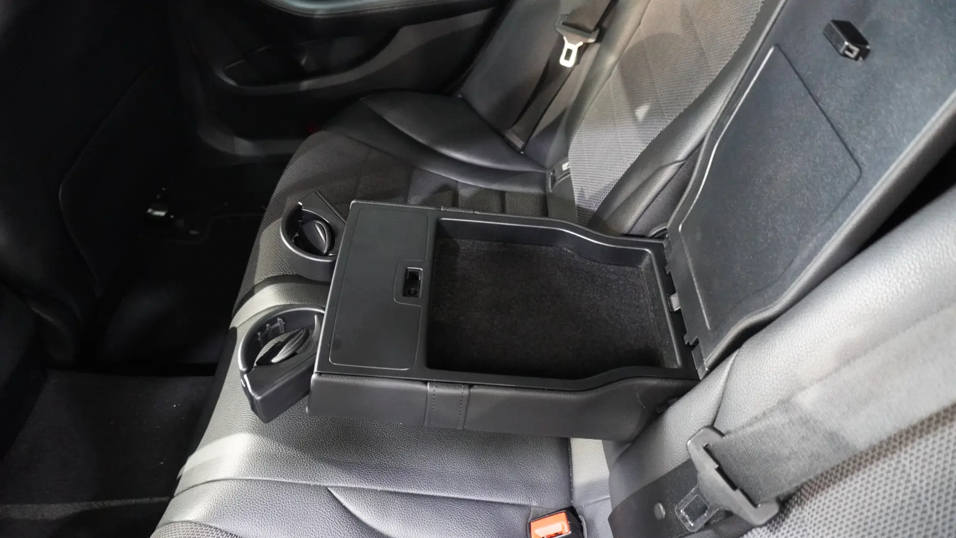 Mercedes-Benz C 200 12