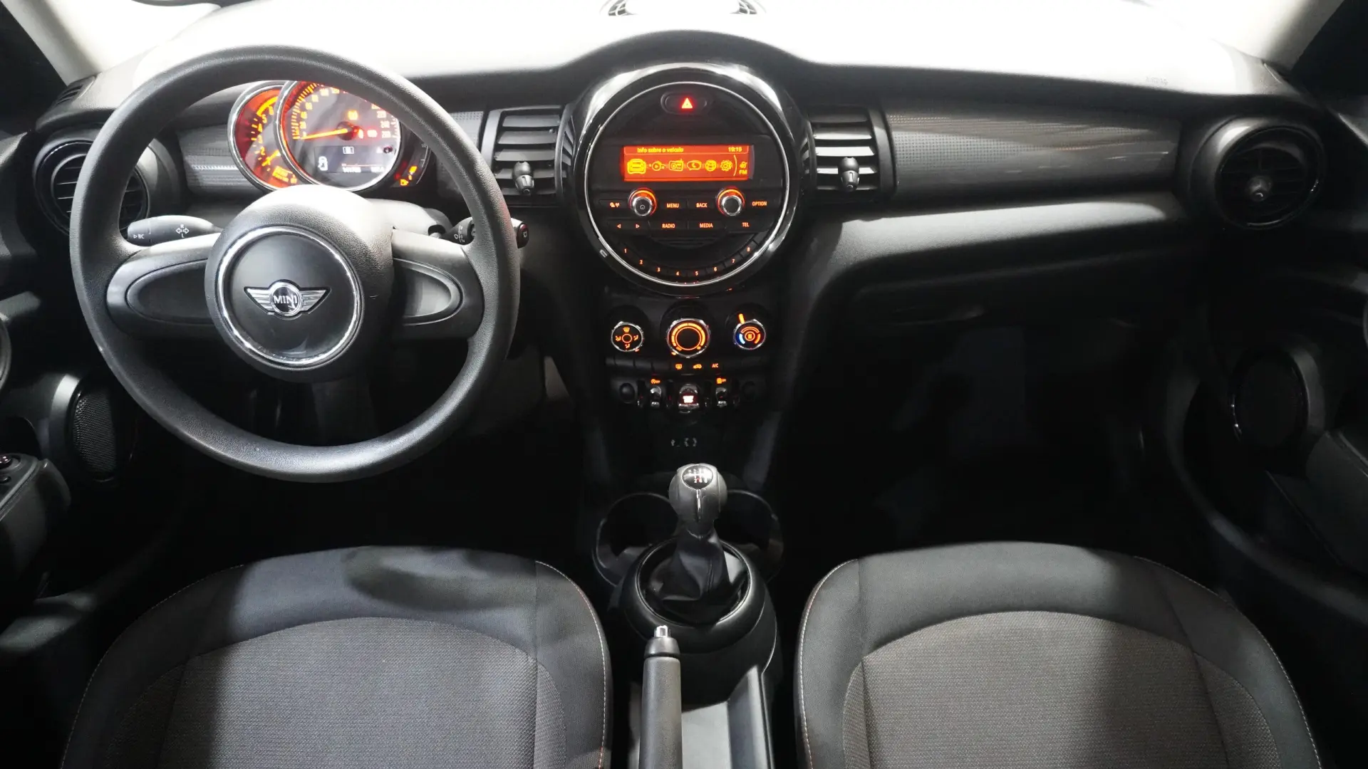 MINI 3 Portas Cooper D 19