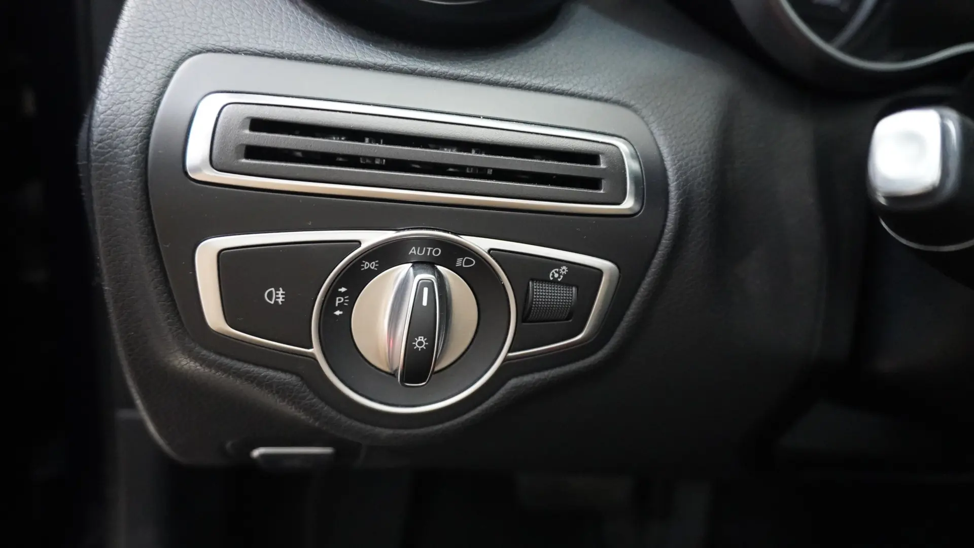 Mercedes-Benz C 180 (BlueTEC) d Station 7G-TRONIC Avantgarde 19