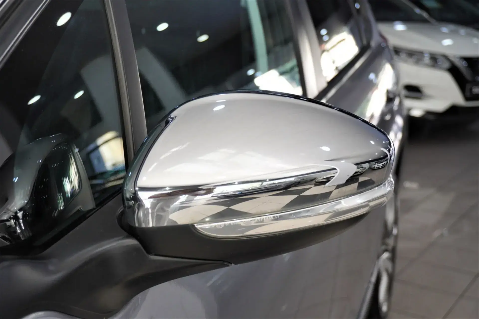 Peugeot 2008 8