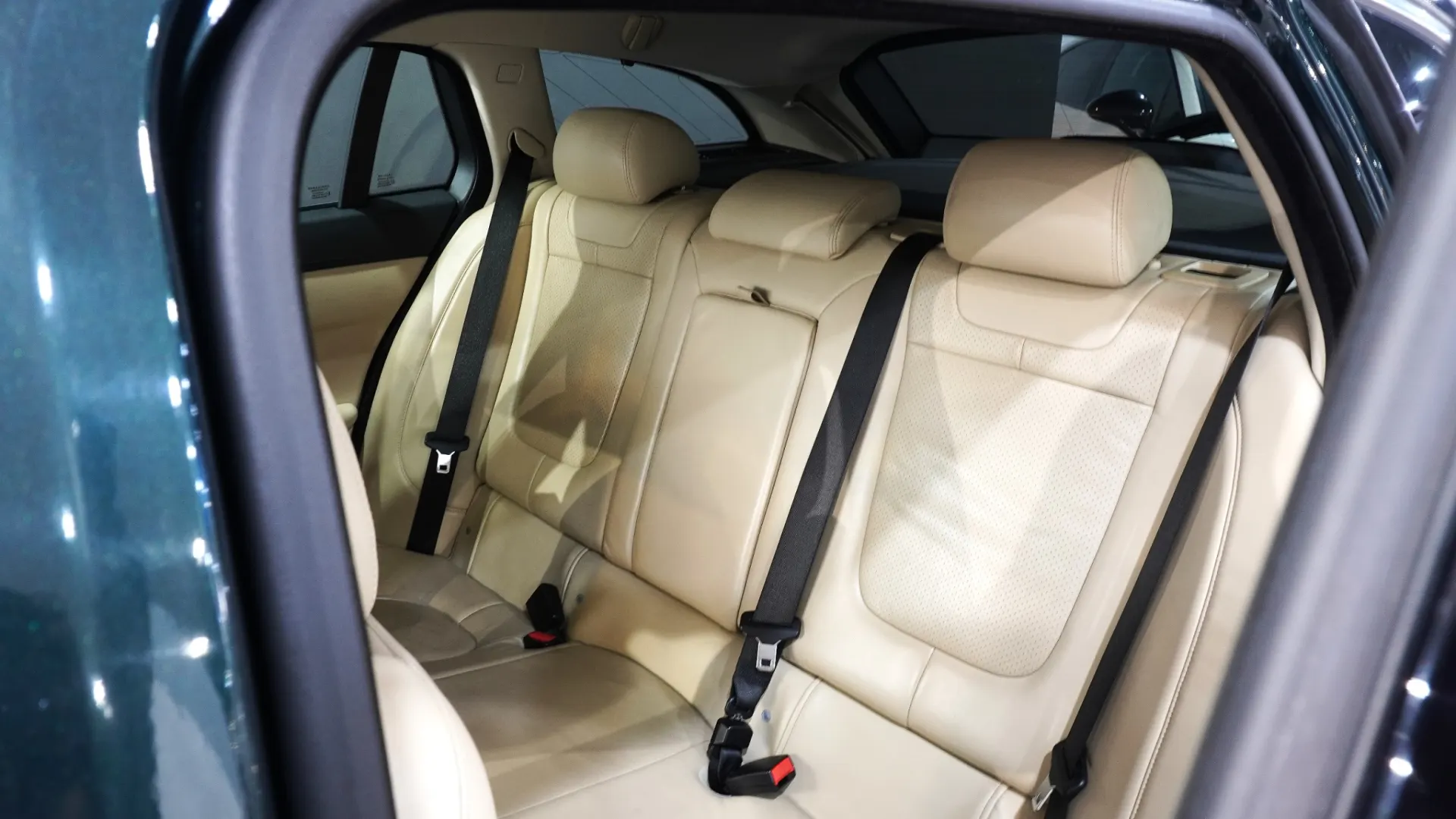 Jaguar XF 3.0 D V6 Luxury 36