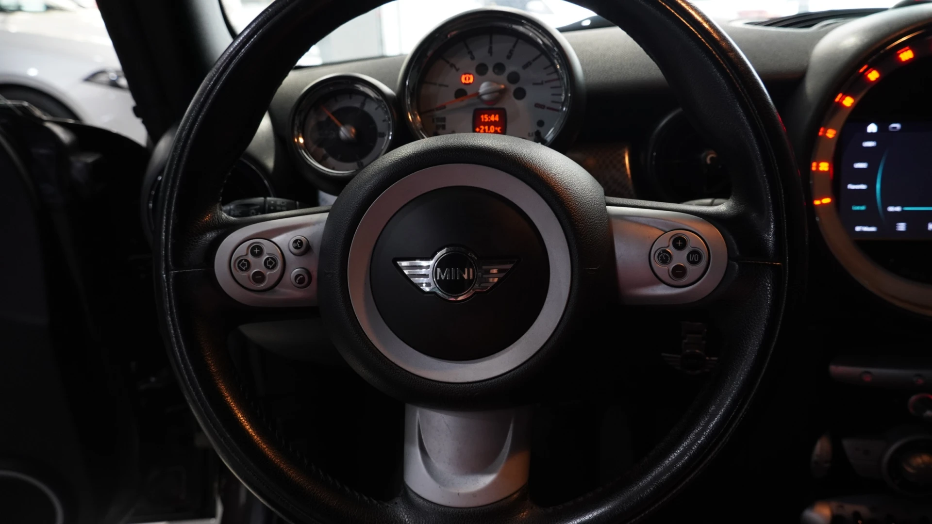 MINI 3 Portas Cooper Cabrio 1.6i 17