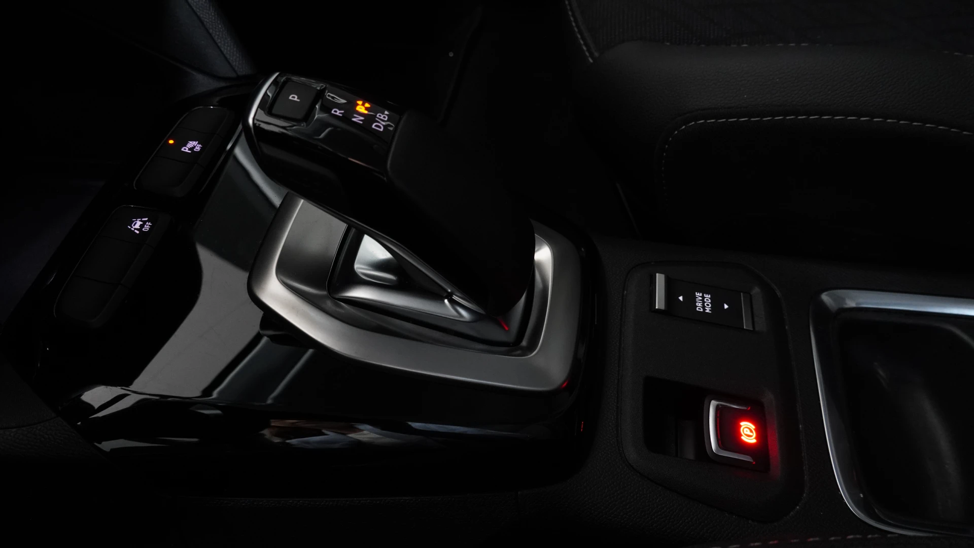 Opel Corsa-e 136CV Elegance 100% Elétrico 26