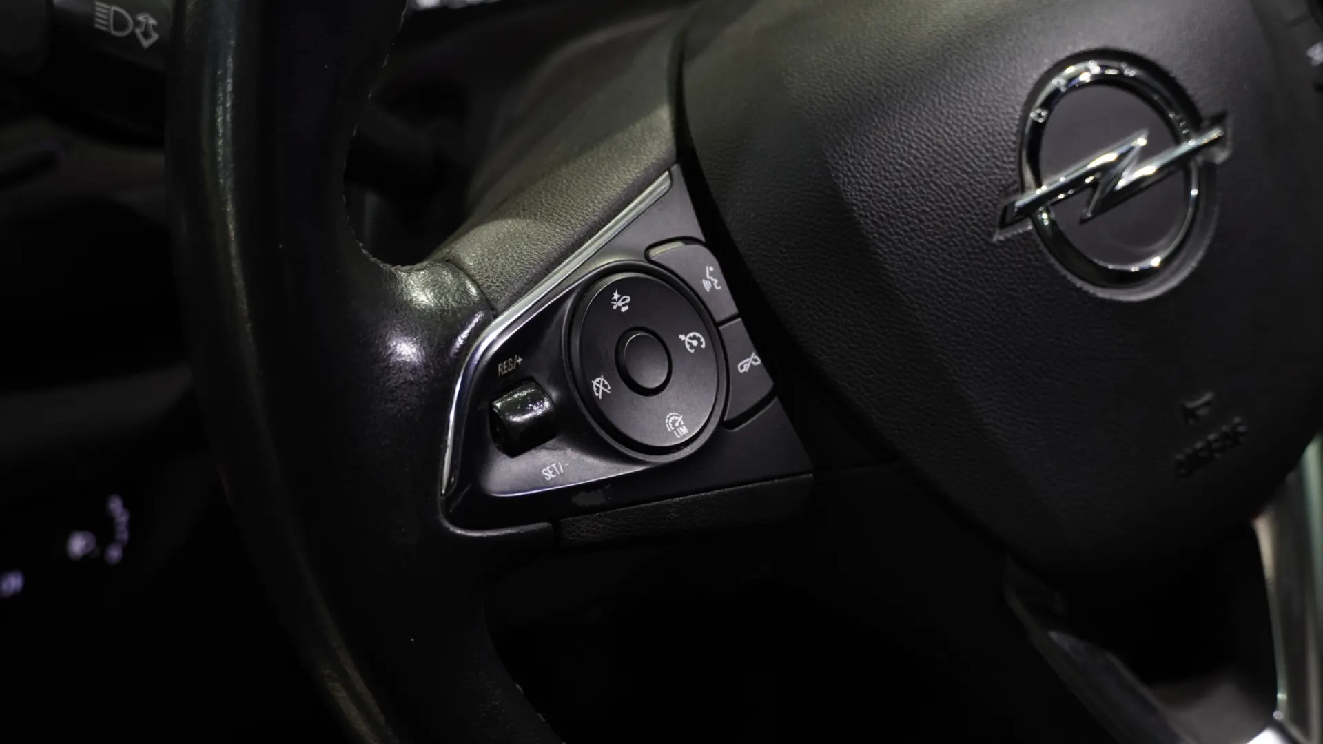 Opel Insignia Sports Tourer 19