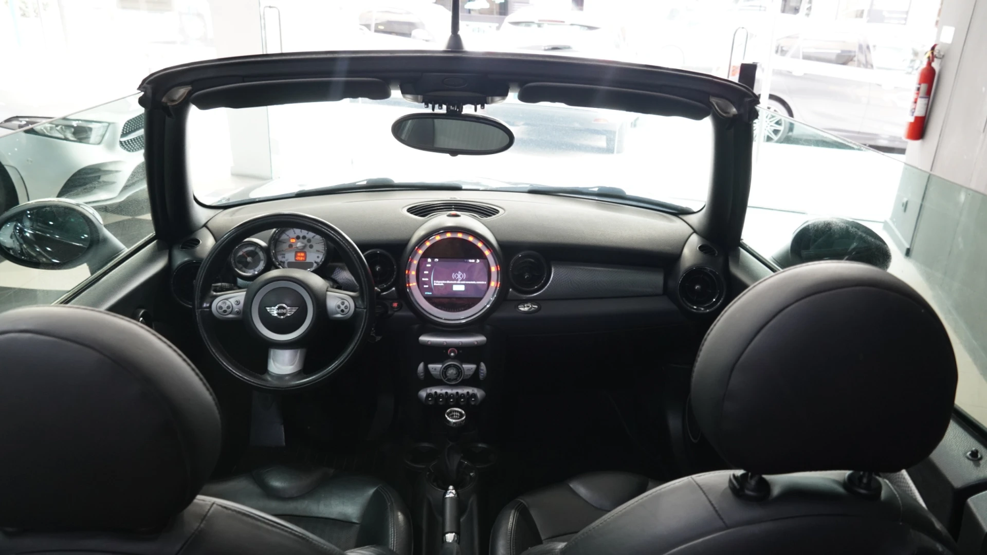 MINI 3 Portas Cooper Cabrio 1.6i 38
