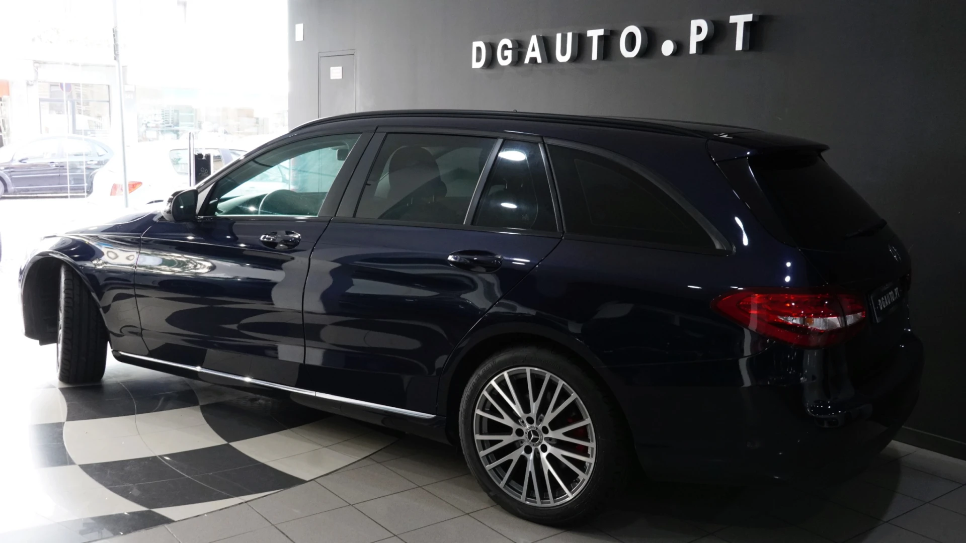 Mercedes-Benz C 180 D Avantgarde 8