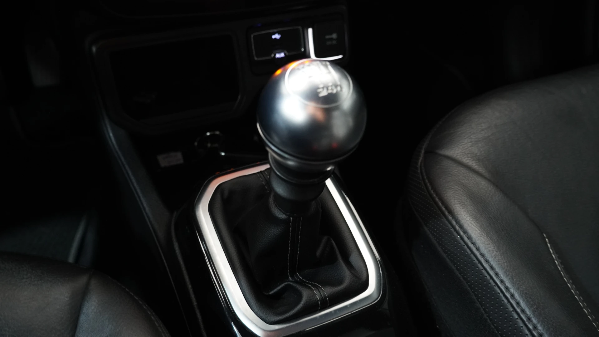 Jeep Renegade 1.0 T Limited 27