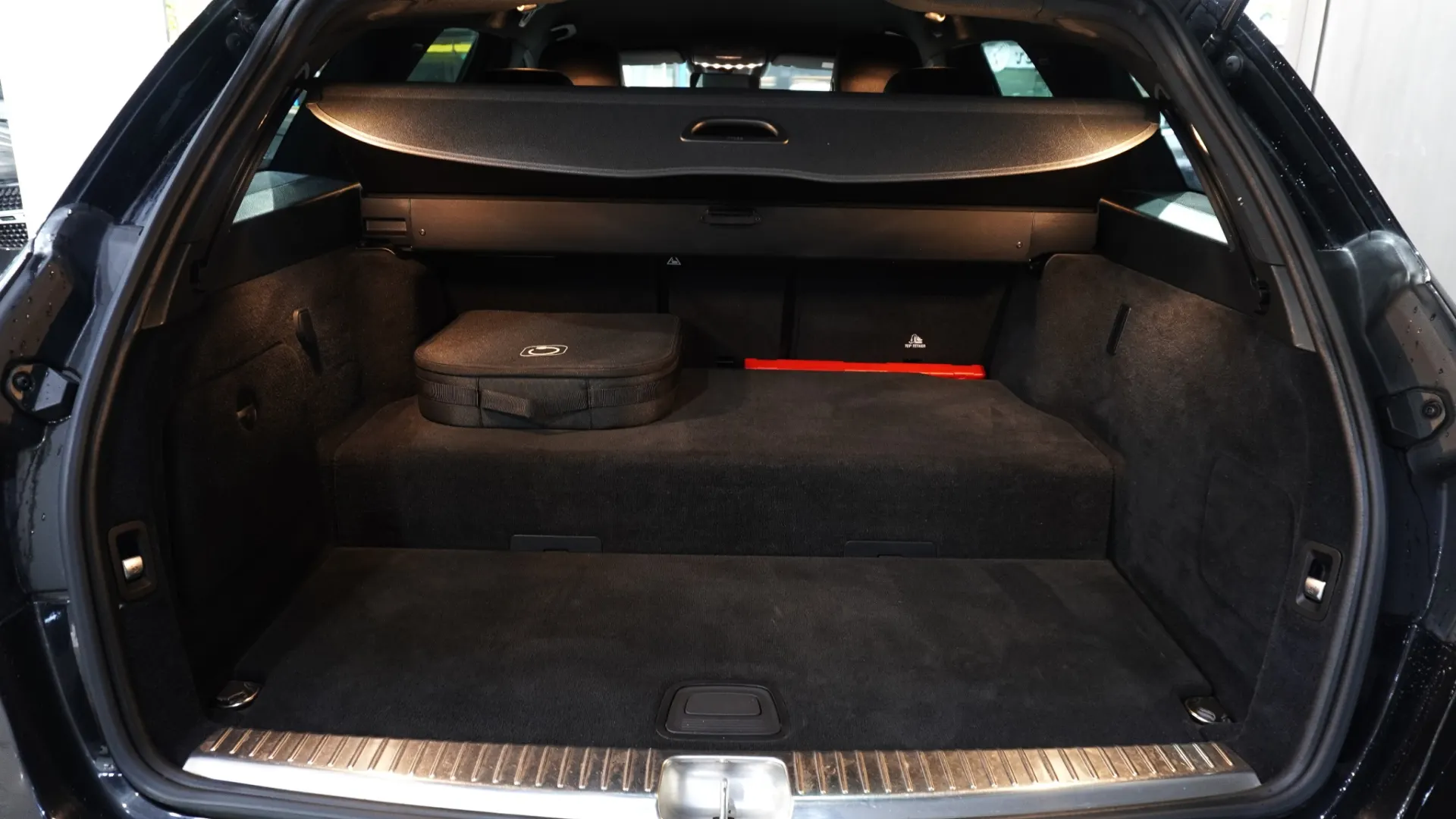 Mercedes-Benz C 300 e Avantgarde 22