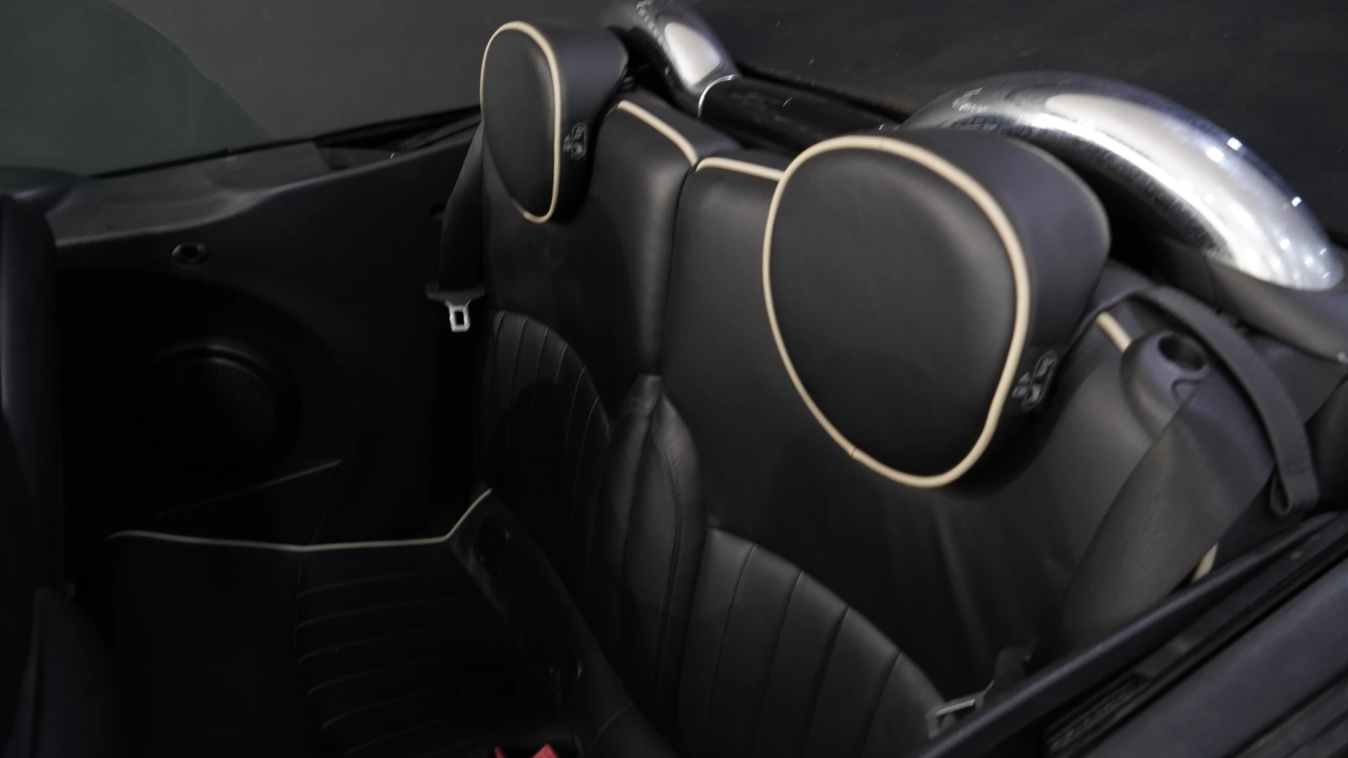 MINI 3 Portas Cooper Cabrio 1.6i 34