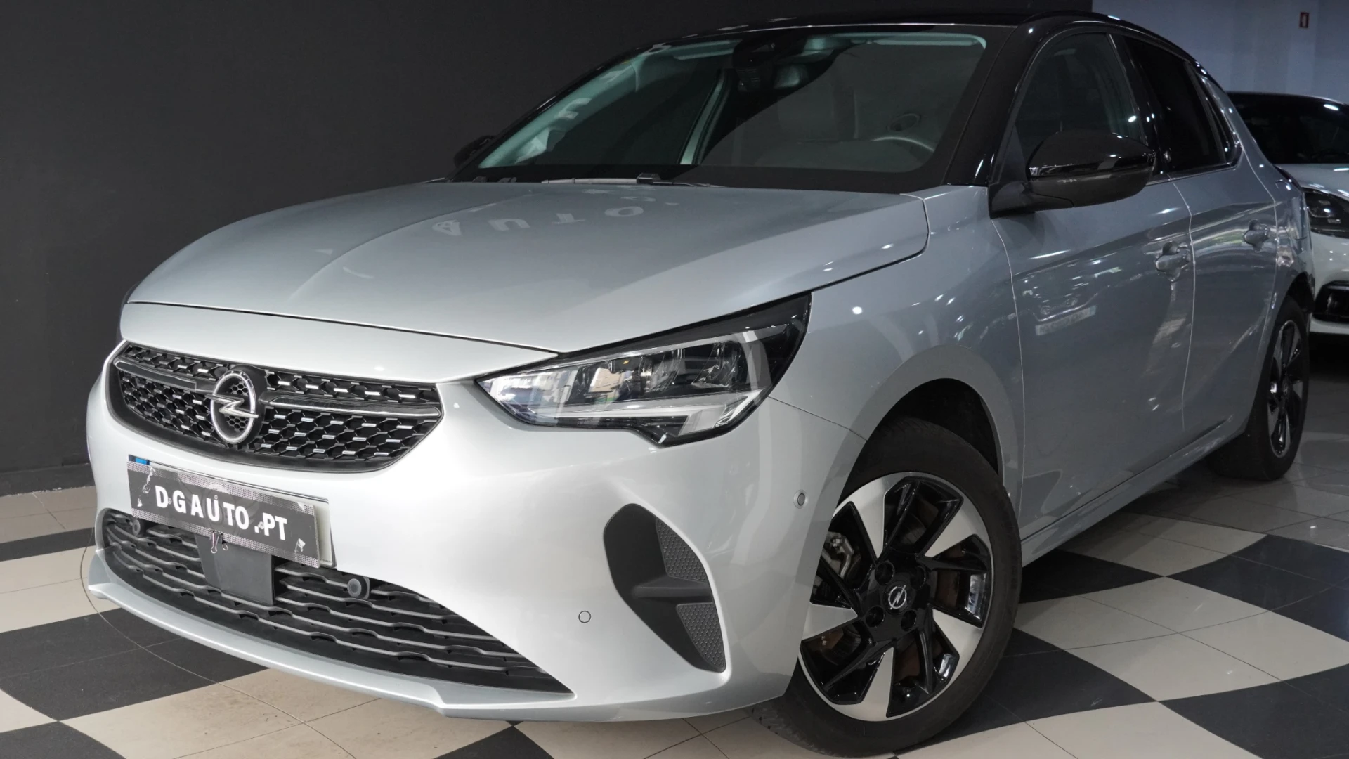 Opel Corsa-e 136CV Elegance 100% Elétrico 2