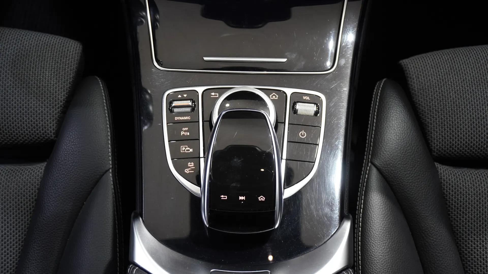 Mercedes-Benz C 300 e Avantgarde 20