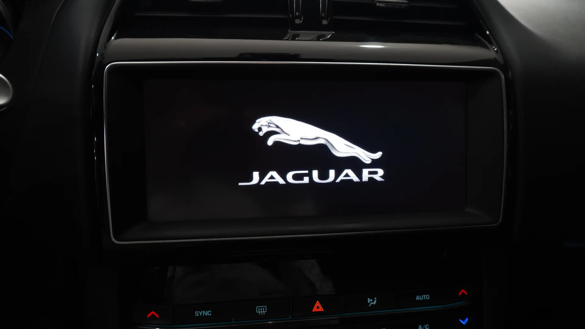 Jaguar F-Pace 2.0d Prestige - AWD 23