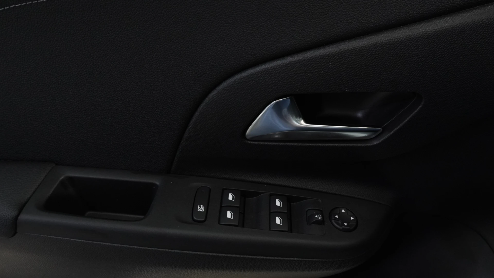 Opel Corsa-e 136CV Elegance 100% Elétrico 20