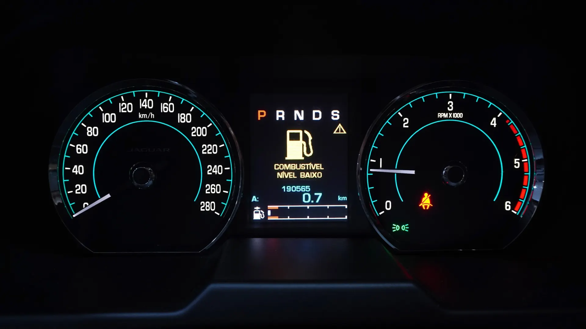 Jaguar XF 3.0 D V6 Luxury 28