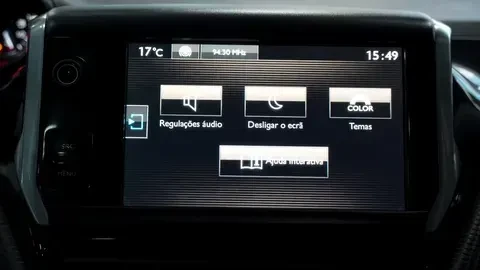 Peugeot 2008 1.2 PureTech Allure 28