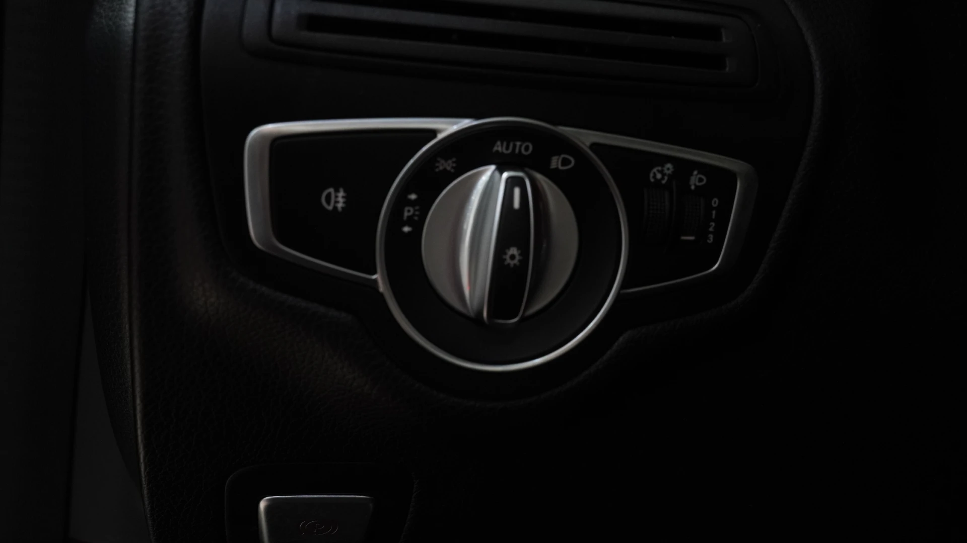Mercedes-Benz C 180 D Avantgarde 33