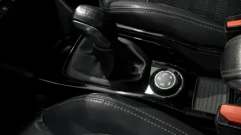 Peugeot 2008 1.2 PureTech Allure 22