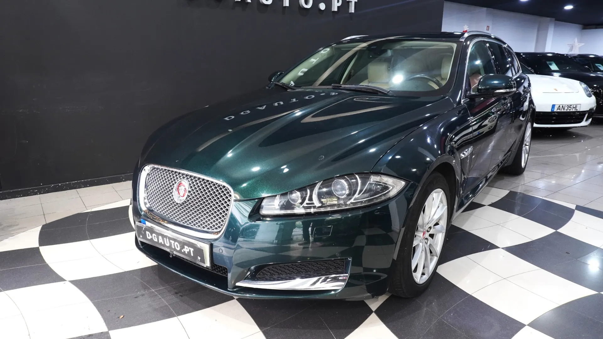 Jaguar XF 3.0 D V6 Luxury 6