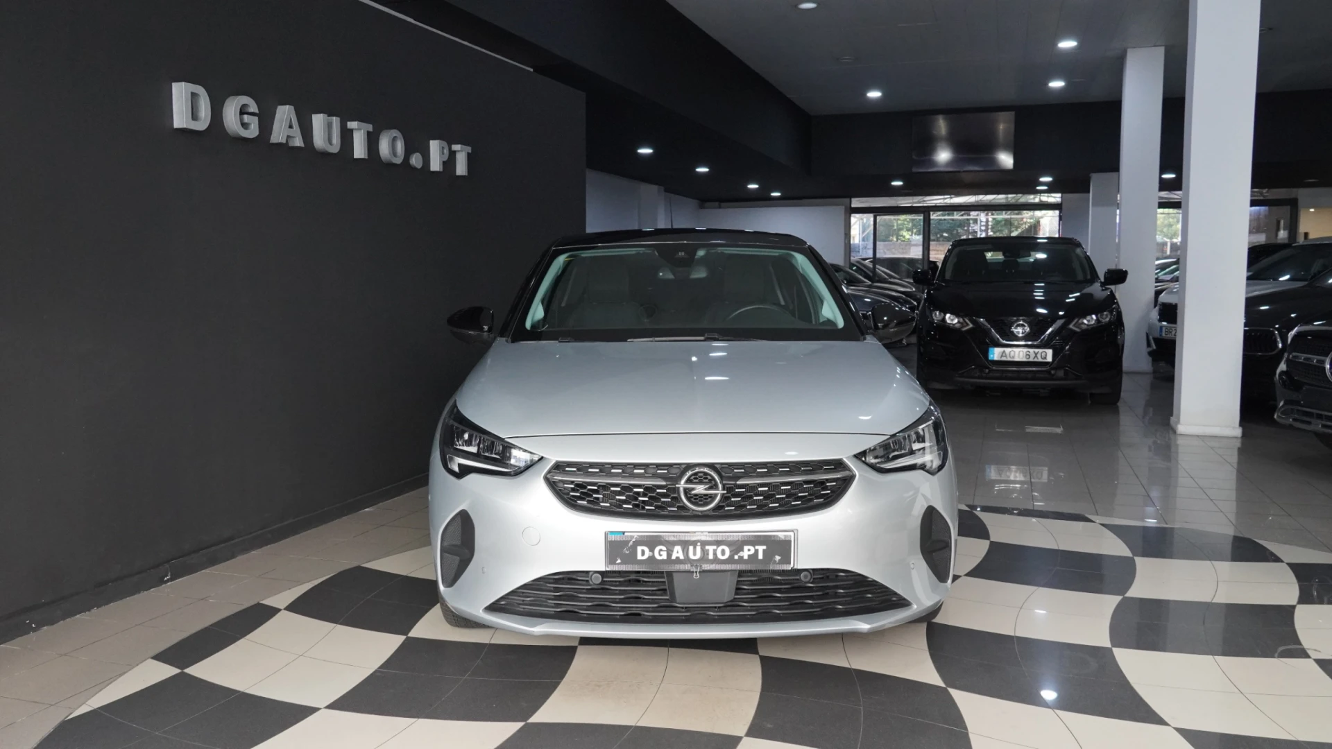 Opel Corsa-e 136CV Elegance 100% Elétrico 5