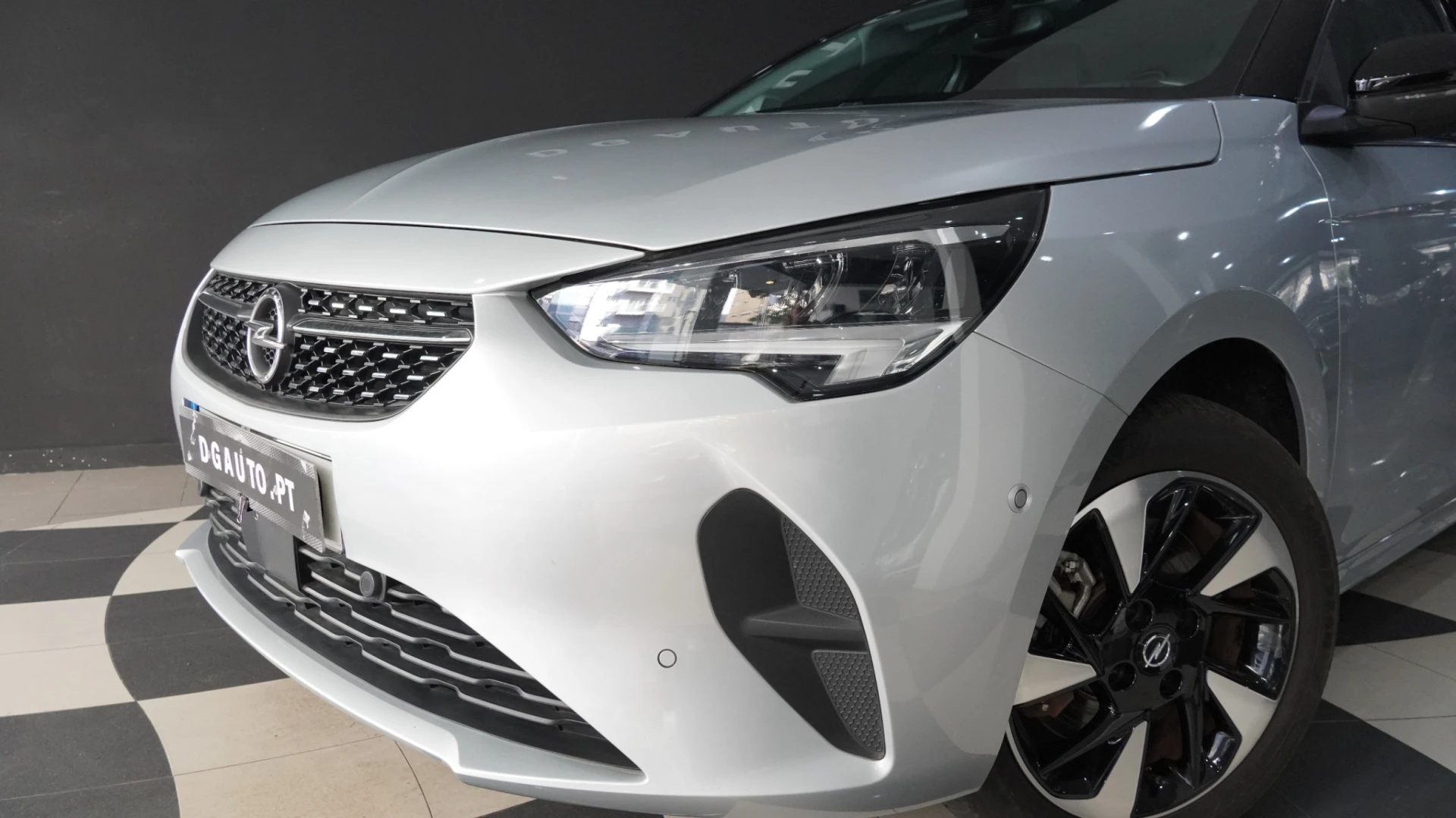 Opel Corsa-e 136CV Elegance 100% Elétrico 4