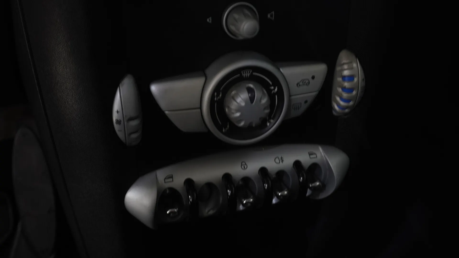 MINI 3 Portas One 1.6 26