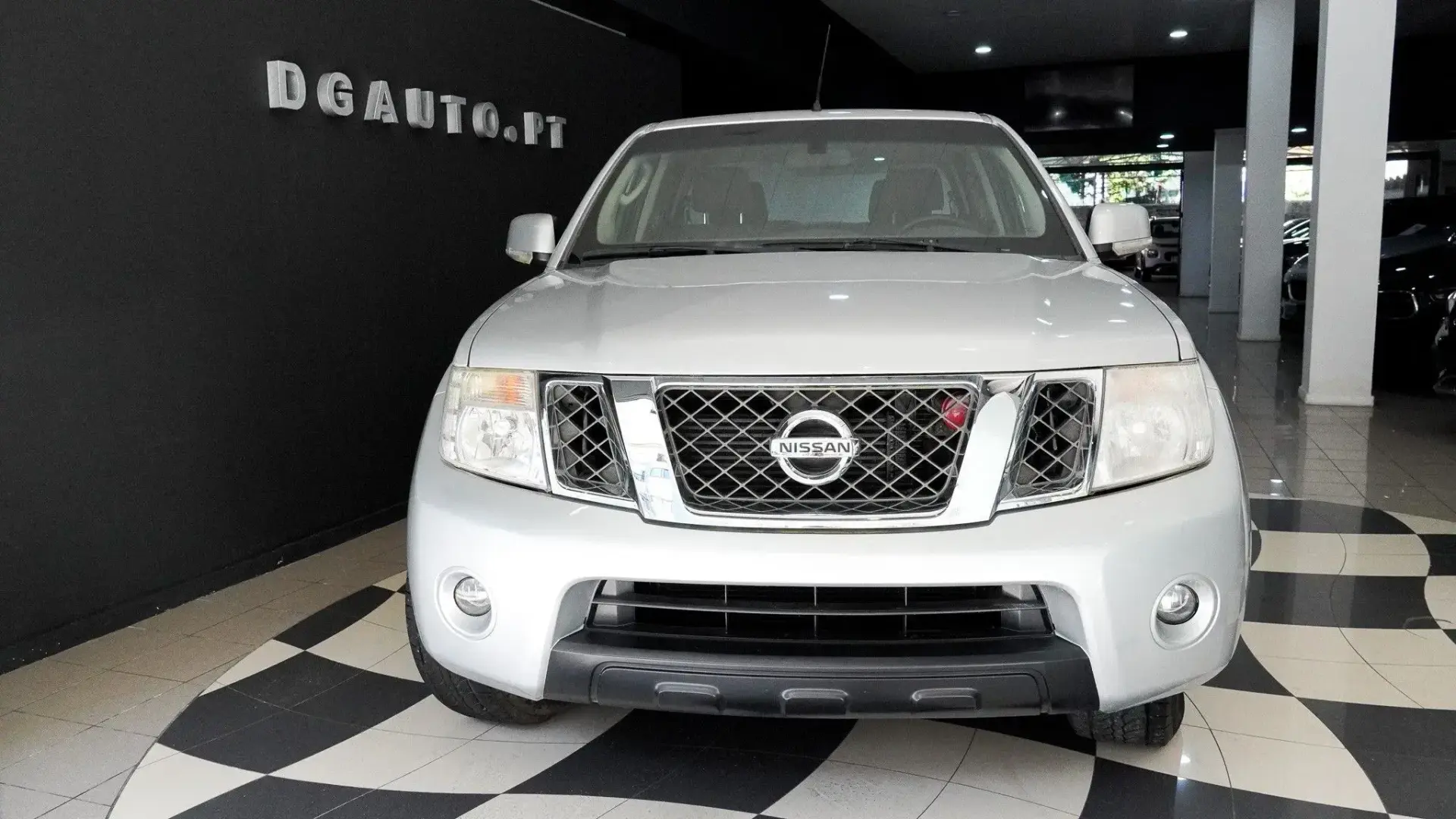 Nissan Navara Outro 5