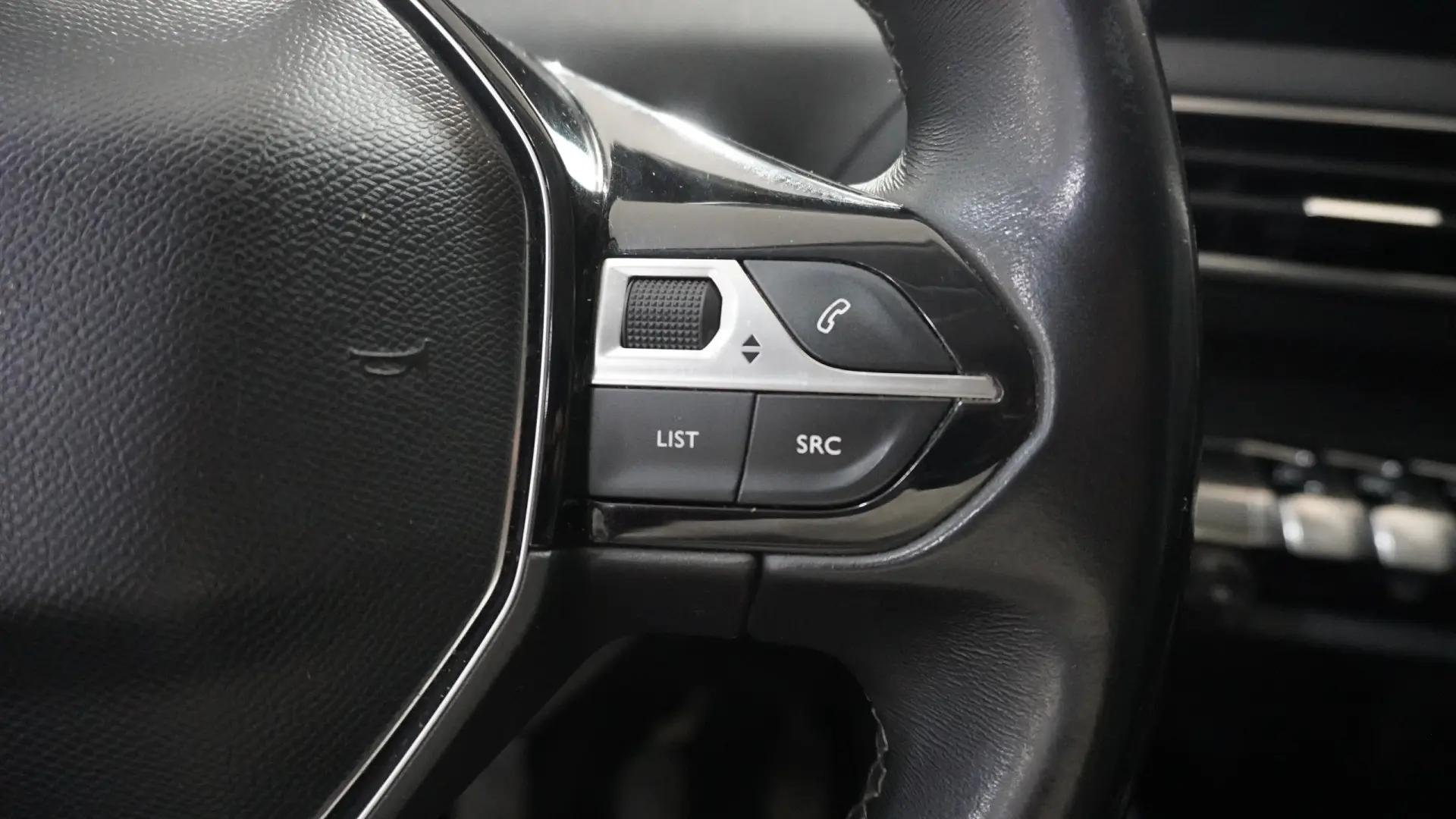 Peugeot 5008 1.2 PureTech Allure Pack 25