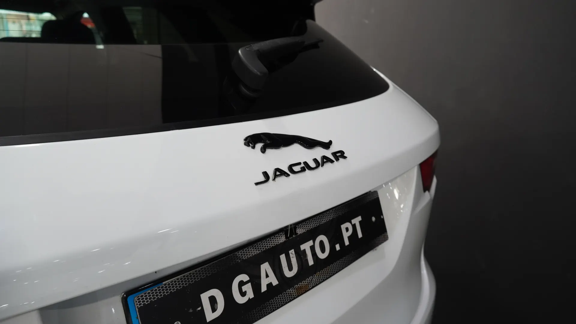 Jaguar F-Pace 2.0d Prestige - AWD 9