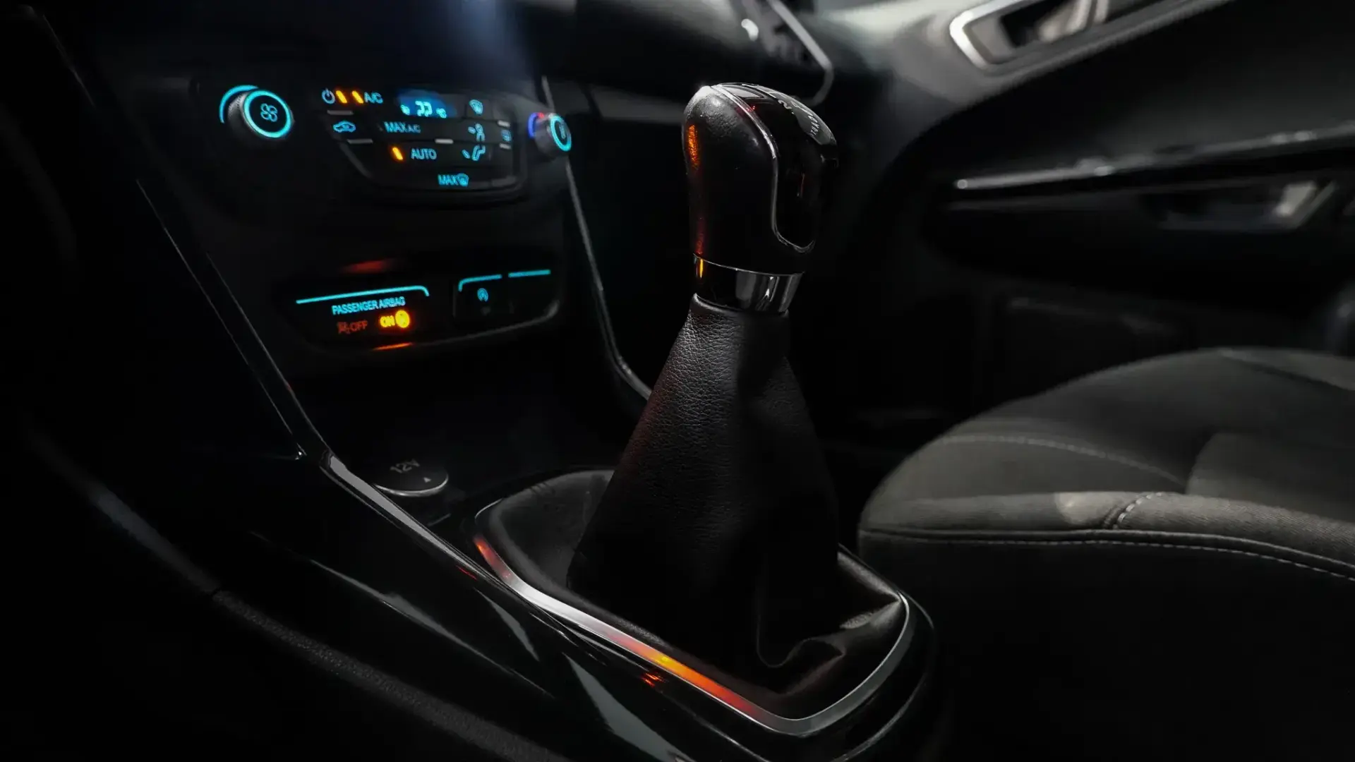 Ford B-Max 1.5 TDCi Titanium 32