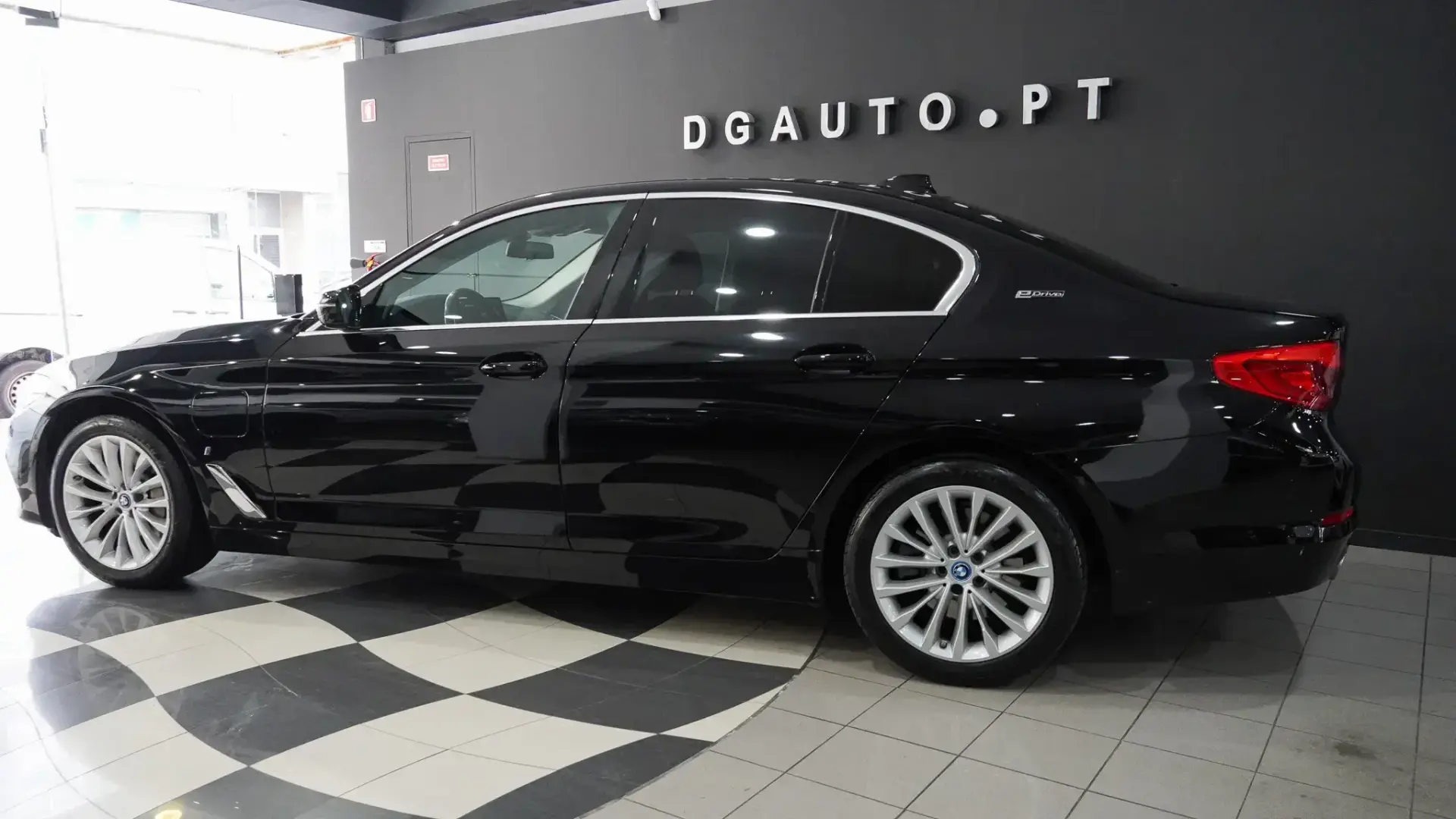 BMW 530 i Line Luxury Auto 10