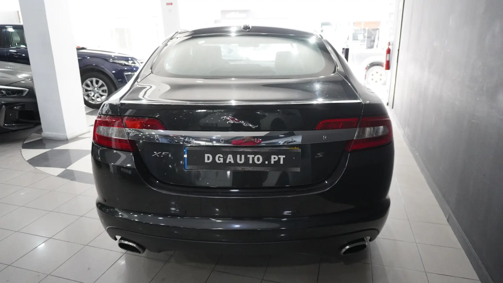 Jaguar XF 3.0 D V6 S Portfolio 8
