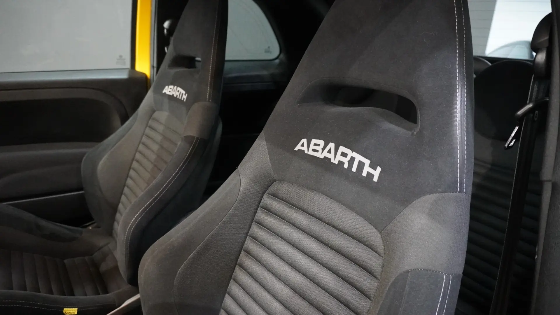 Abarth 595C 1.4 T-Jet Esseesse 19