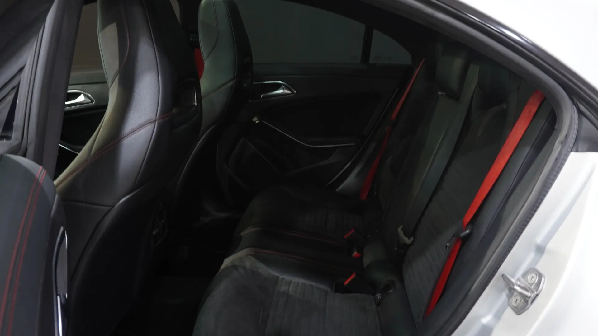 Mercedes-Benz CLA 45 AMG 4Matic Speedshift 7G-DCT 17