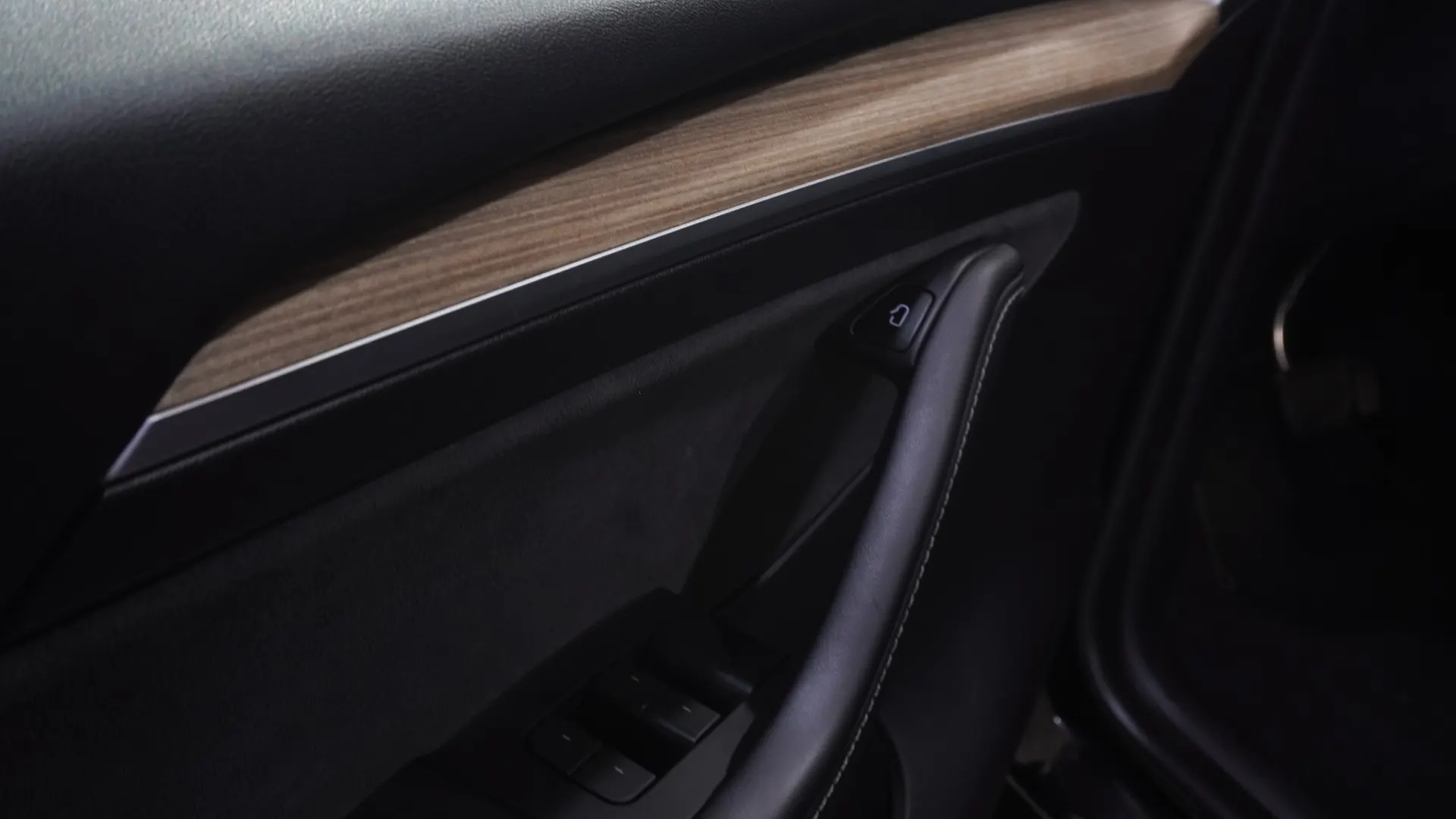 Tesla Model Y Tração Traseira 17