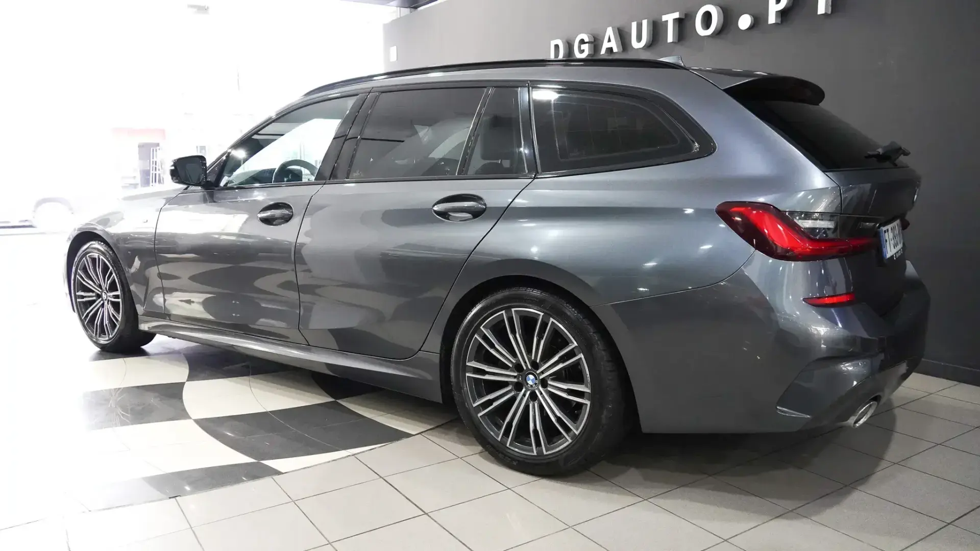 BMW 320 d Touring Pack M Auto 11