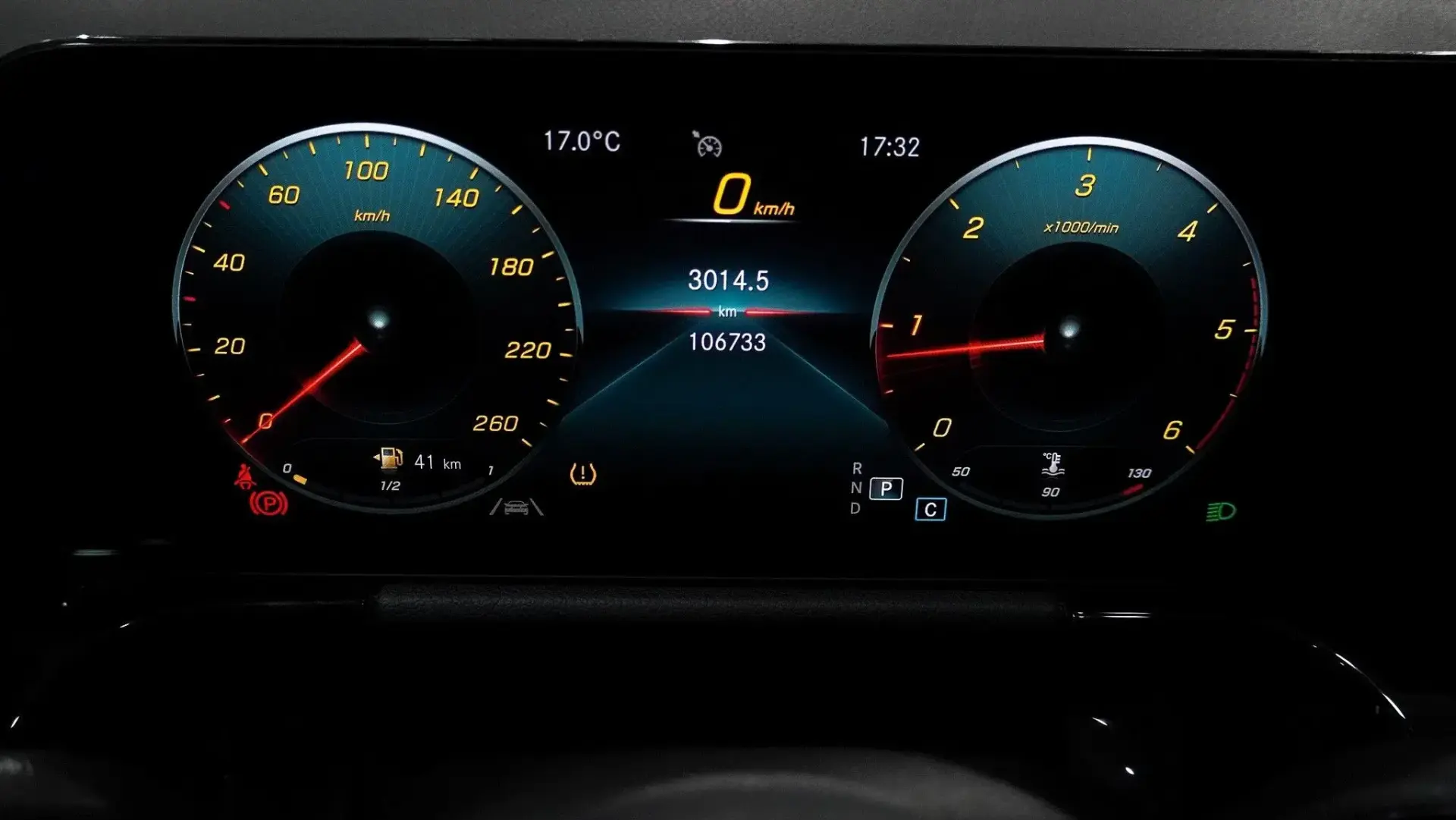 Mercedes-Benz GLA 200 21