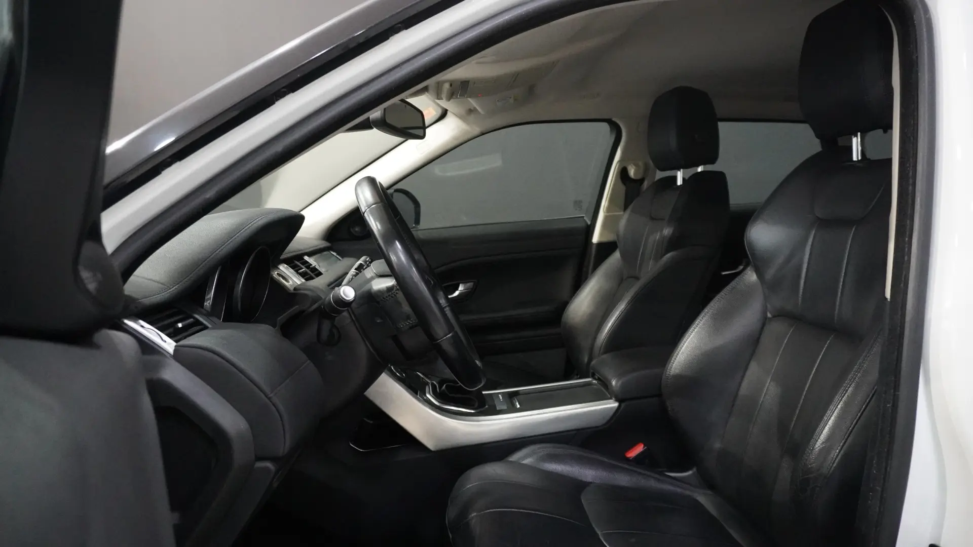 Land Rover Range Rover Evoque 2.0 eD4 SE Dynamic 14