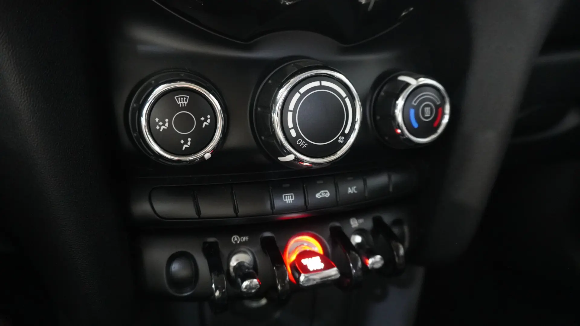 MINI 3 Portas Cooper D 26