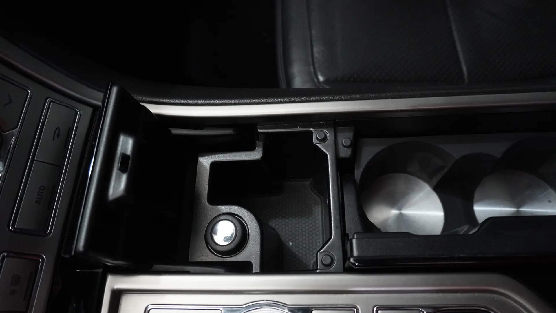 Jaguar XF 3.0 D V6 S Portfolio 36