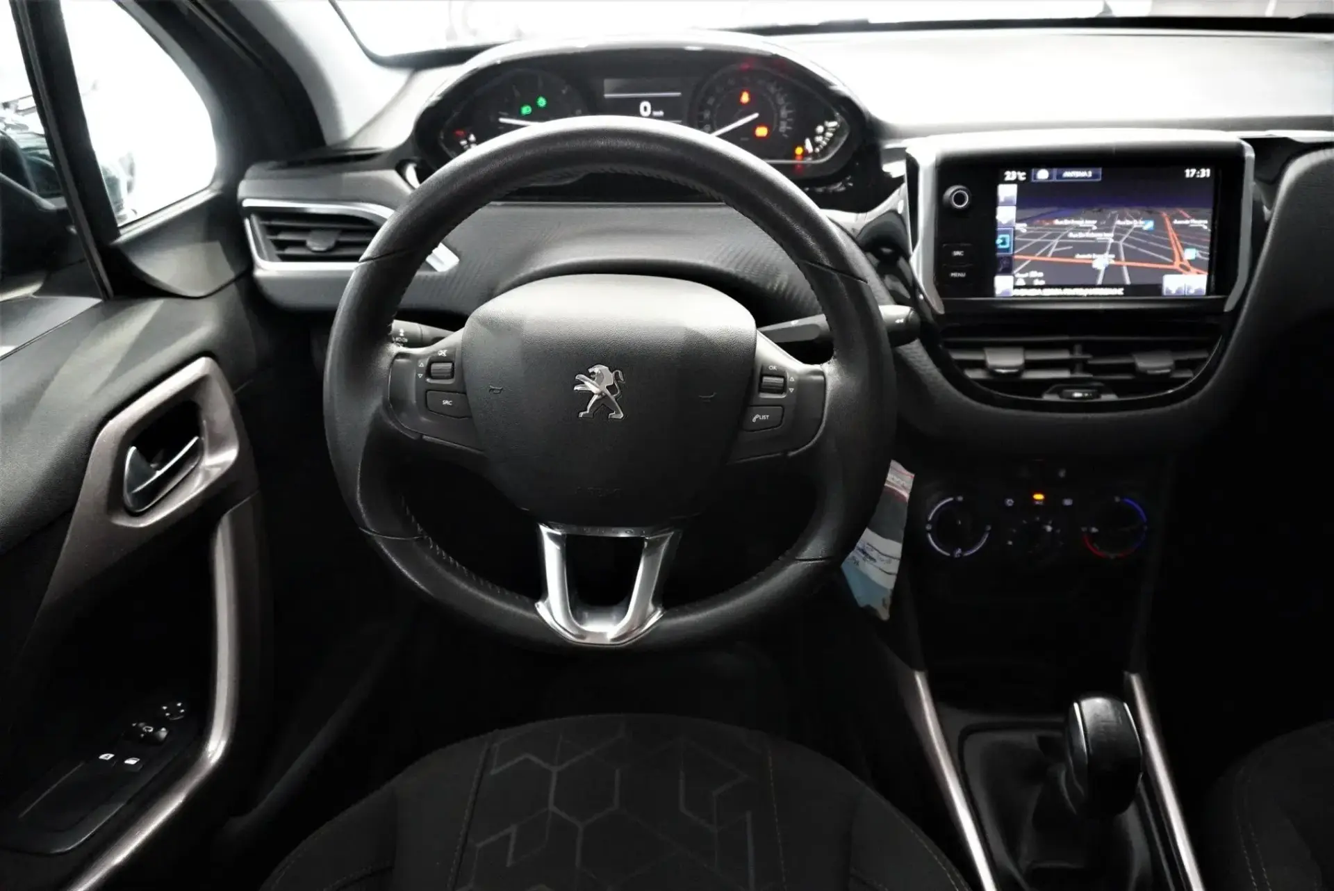 Peugeot 2008 13