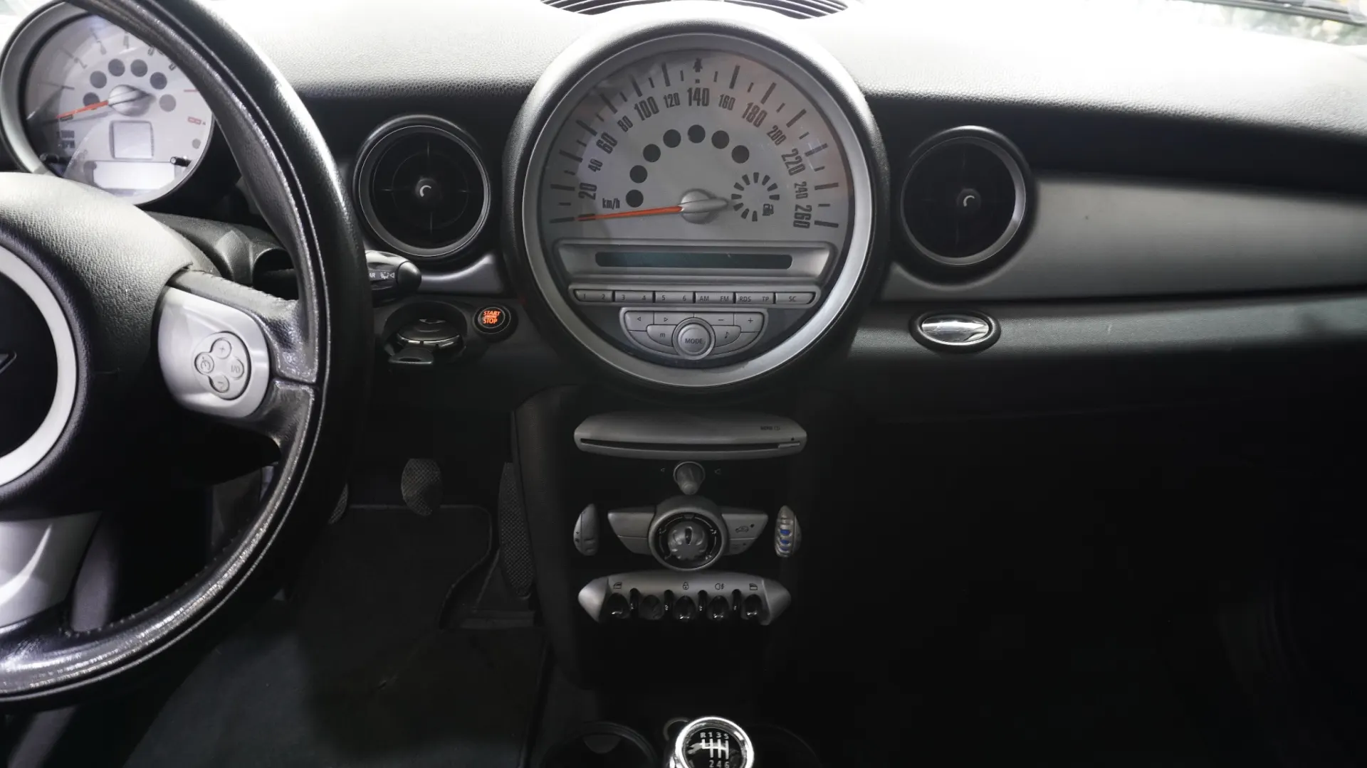 MINI 3 Portas One 1.6 27