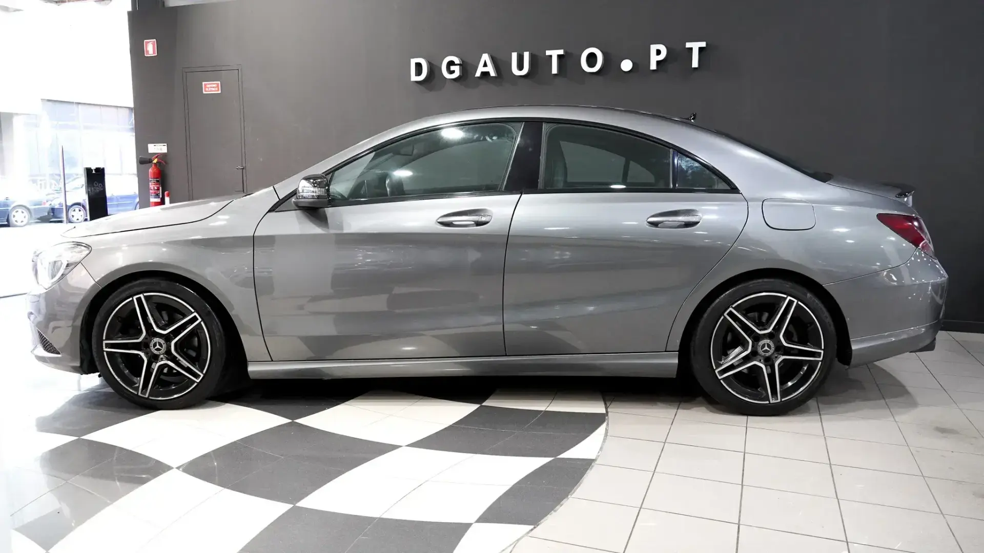 Mercedes-Benz CLA 220 6