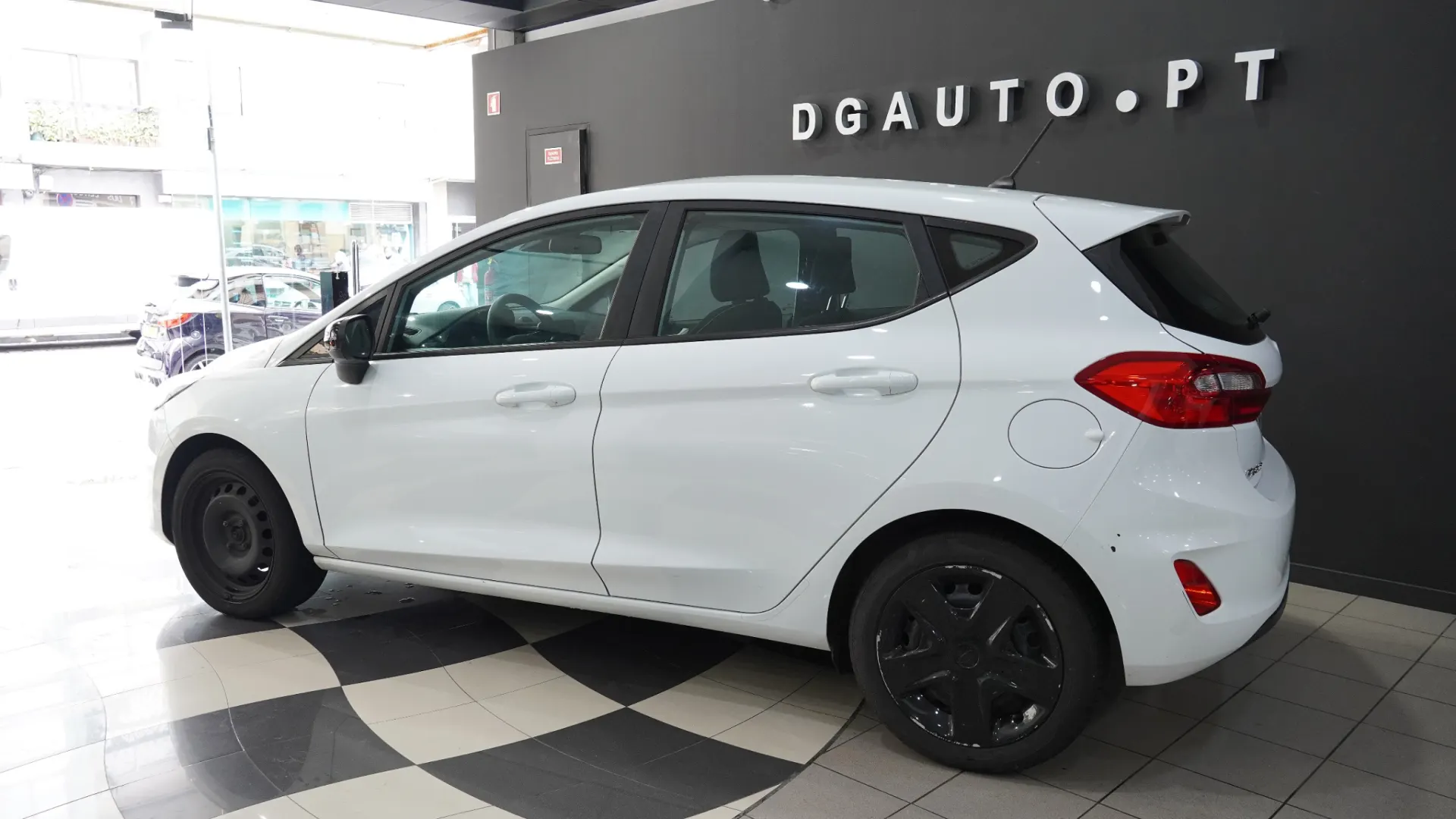 Ford Fiesta 1.1 Ti-VCT Business 8