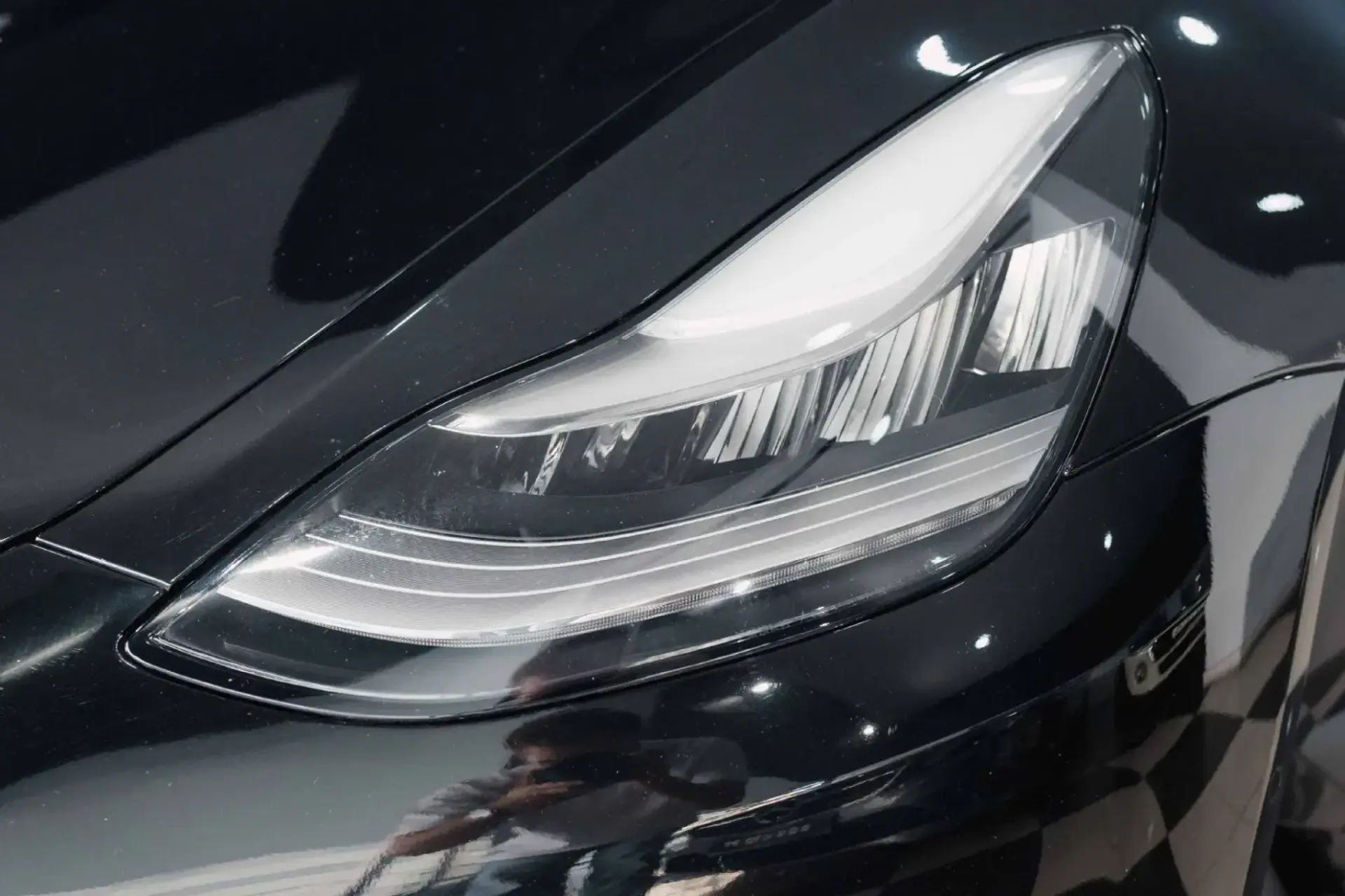 Tesla Model 3 16