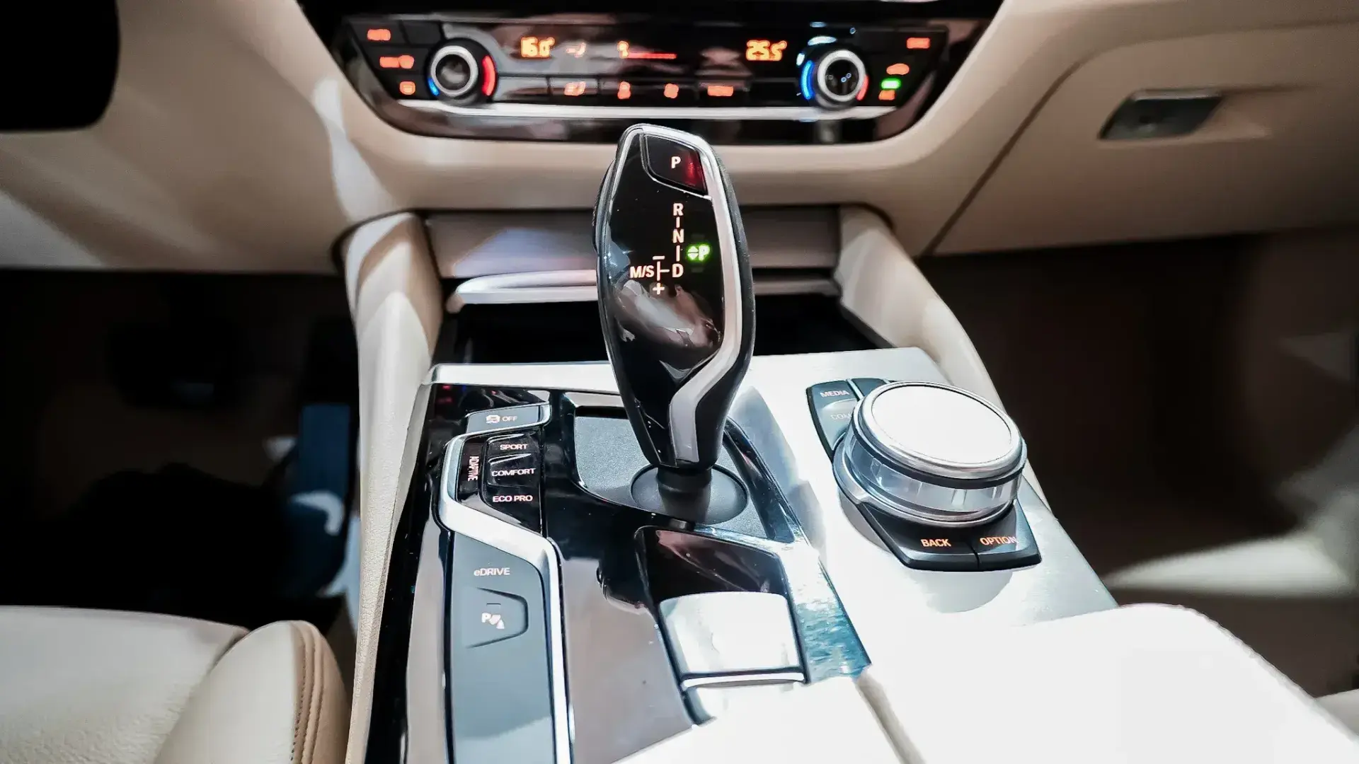 BMW 530 Pack M 25