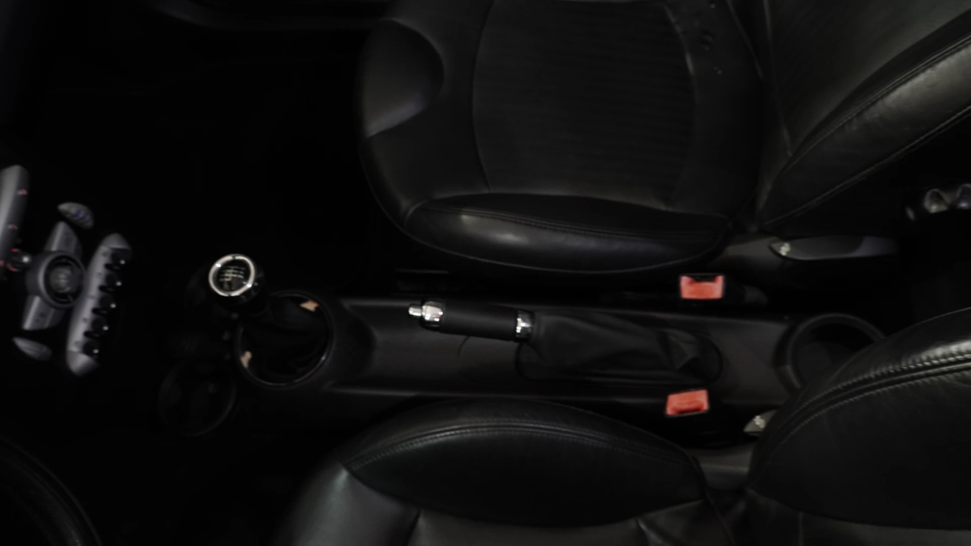MINI 3 Portas Cooper Cabrio 1.6i 39
