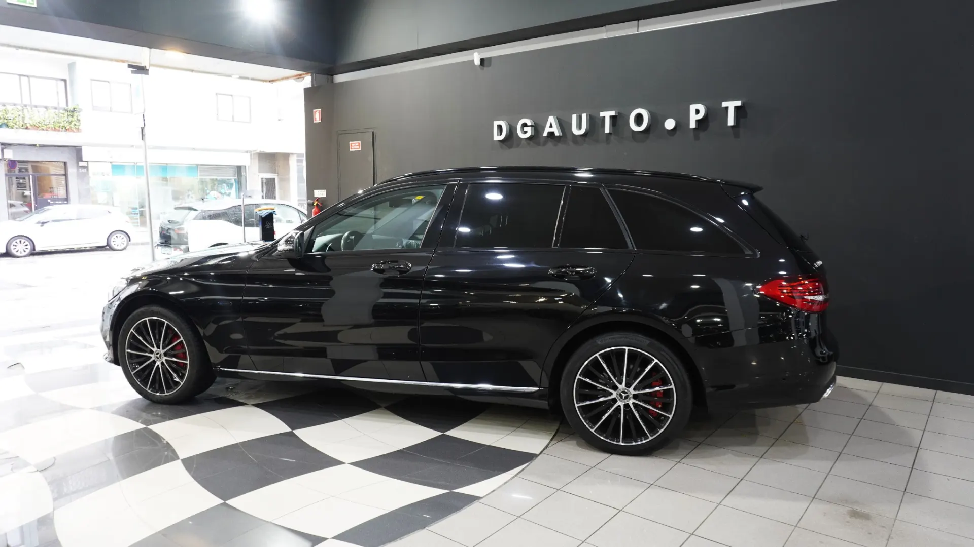 Mercedes-Benz C 300 e Avantgarde 4