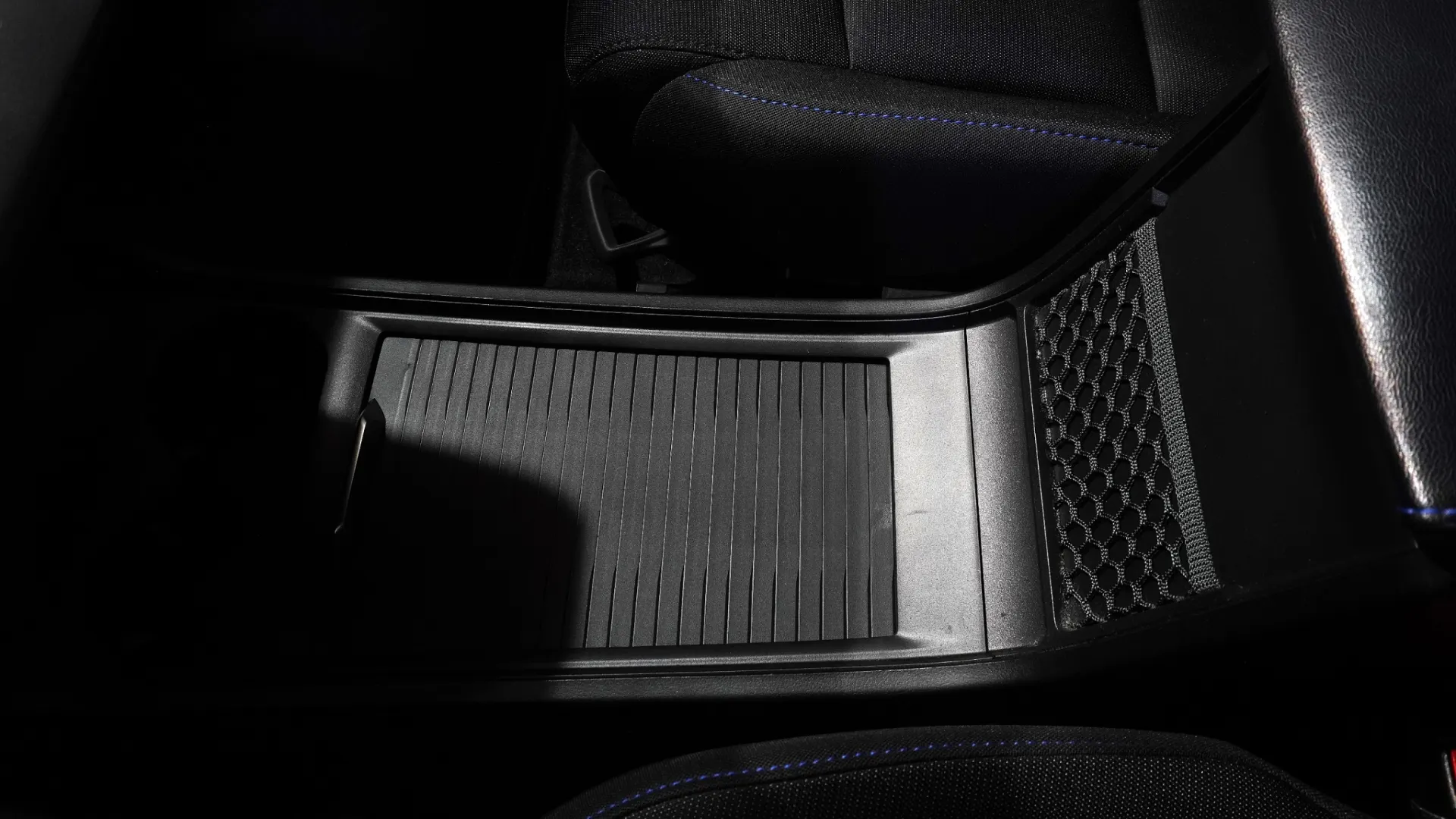 MG MG4 51 kWh Standard 23