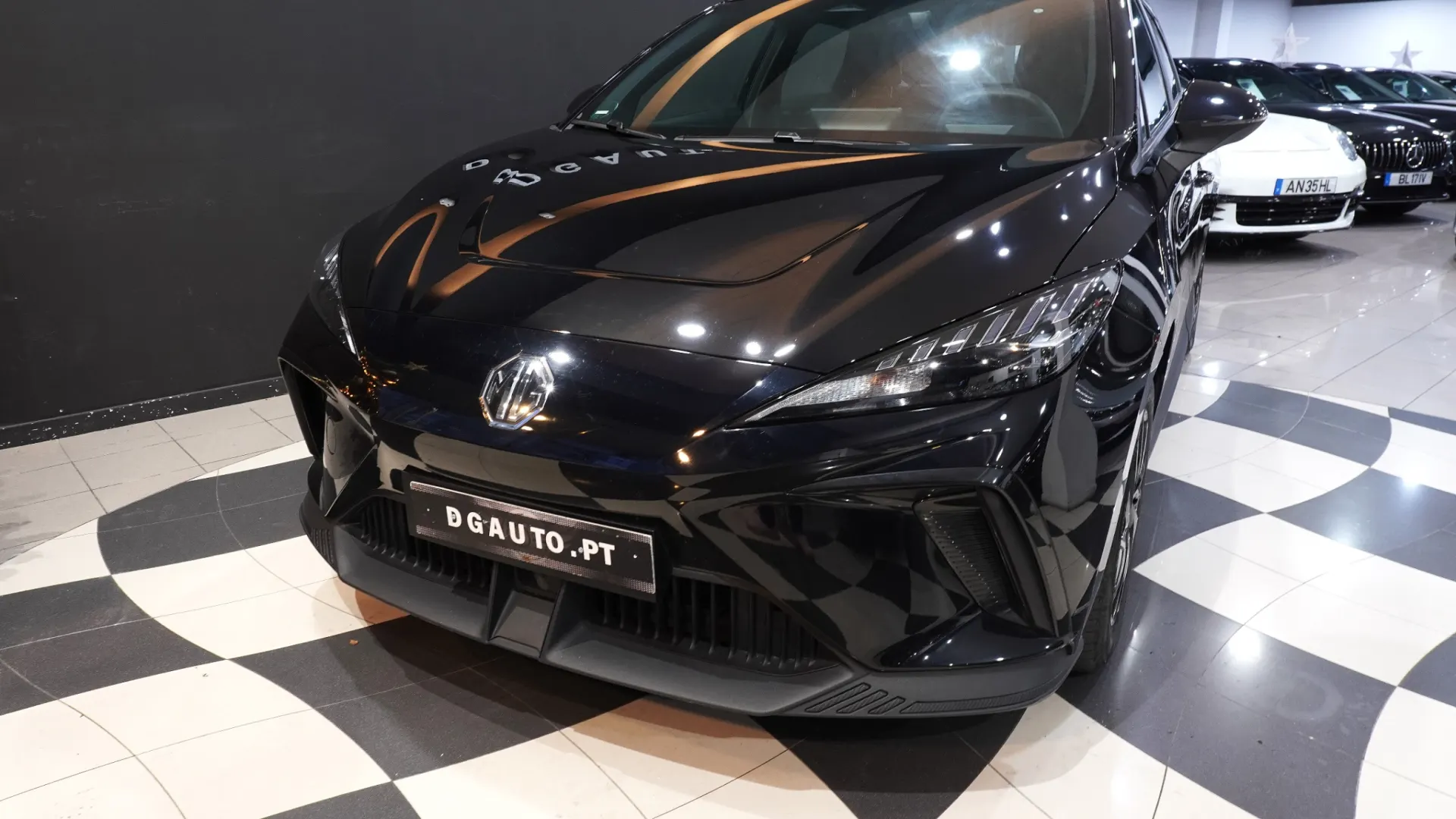 MG MG4 51 kWh Standard 4